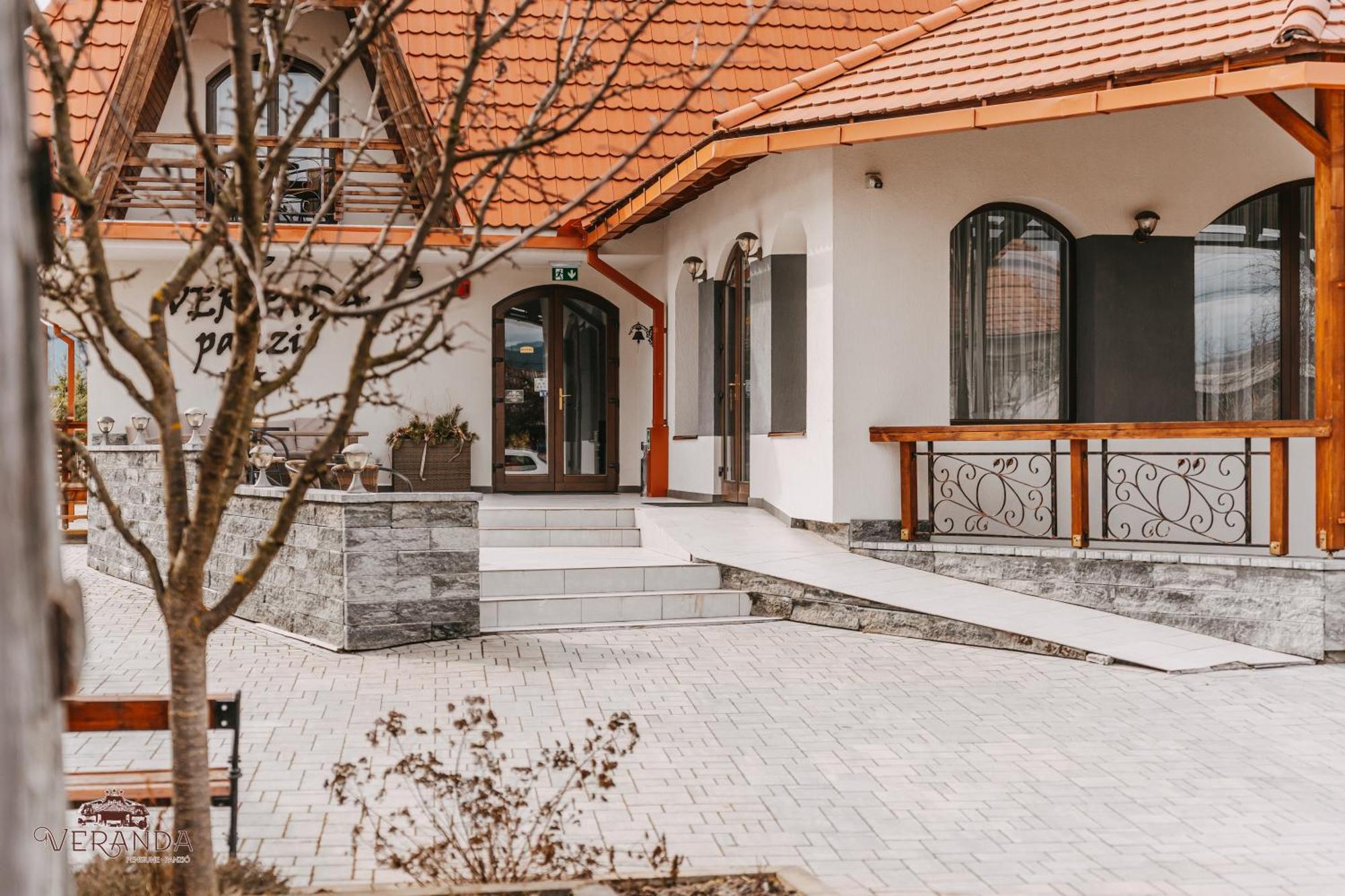 Veranda Panzio Remetea  Exterior photo